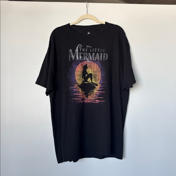 Disney - 'The Little Mermaid' t shirt color black w design on front 100% Cotton - Picture 1 of 5